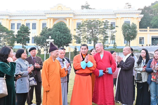 Đức Naropa Rinpoche đời thứ 7- Mông cổ thăm Học viện Phật giáo Việt Nam tại Hà Nội