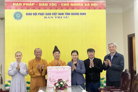 Đoàn đại biểu Quốc hội chúc mừng năm mới Ban Trị sự Phật giáo tỉnh Quảng Ninh