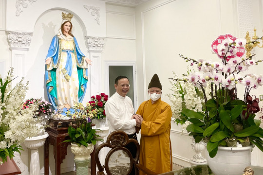 Giáng sinh vui hơn khi các tôn giáo đoàn kết