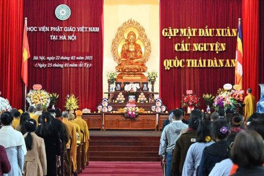 Học viện Phật giáo VN tại Hà Nội tổ chức gặp mặt đầu xuân, cầu nguyện quốc thái dân an
