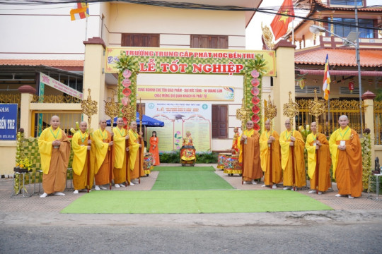 Vĩnh Long: Trường TCPH Bến Tre tổ chức lễ tốt nghiệp khóa IV (2021 -2025) và khai giảng khóa V (2025-2029)