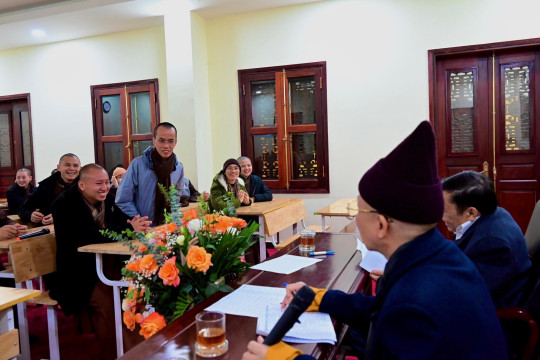 Hoà thượng Viện Trưởng gặp gỡ Tăng Ni sinh sau Đại hội Phật giáo toàn quốc lần thứ IX thành công.