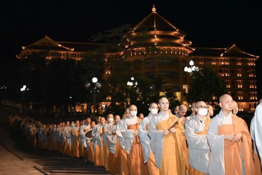 Trang nghiêm Đại lễ Phật đản tại Học viện Phật giáo Hà Nội