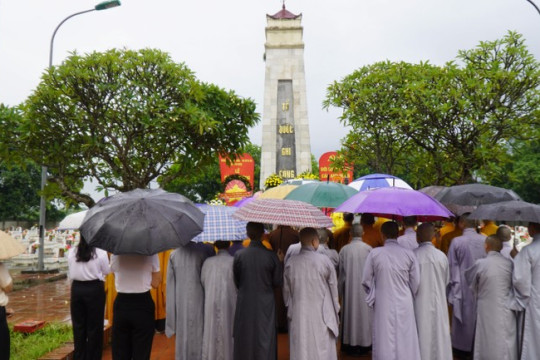 Học viện Phật giáo VN tại Hà Nội dâng hương tưởng niệm anh linh chư vị anh hùng liệt sĩ
