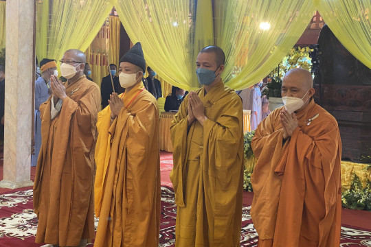 Ban Giáo dục Phật giáo Trung ương viếng Đức Pháp chủ