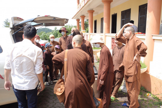 Hơn 200 tân Tăng Ni sinh hệ Cử nhân khóa IX nhập học tại Học viện Phật giáo Hà Nội