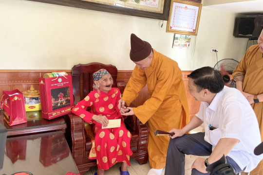 Học viện Phật giáo Hà Nội Dâng hương tưởng niệm các liệt sĩ và tới thăm các Mẹ Việt Nam Anh hùng